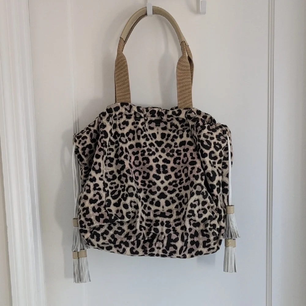 INDIA HICKS Retired "Fortune" Canvas Tote in Sleeping Leopard - Picture 2 of 11